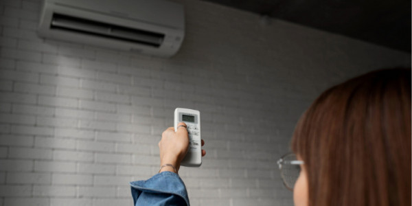 Addio infradito, benvenuti termosifoni… e se utilizzassimo la pompa di calore?!