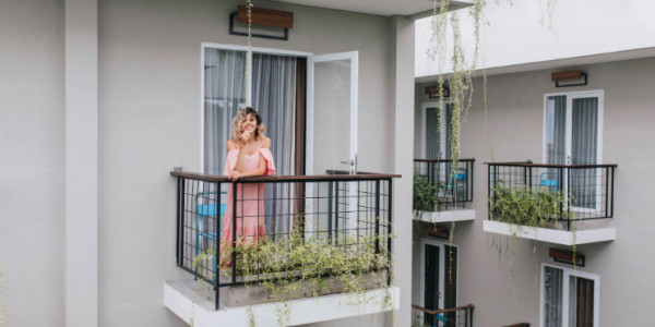 Manutenzione dei balconi senza estetica prevalente: responsabilità dei rispettivi proprietari